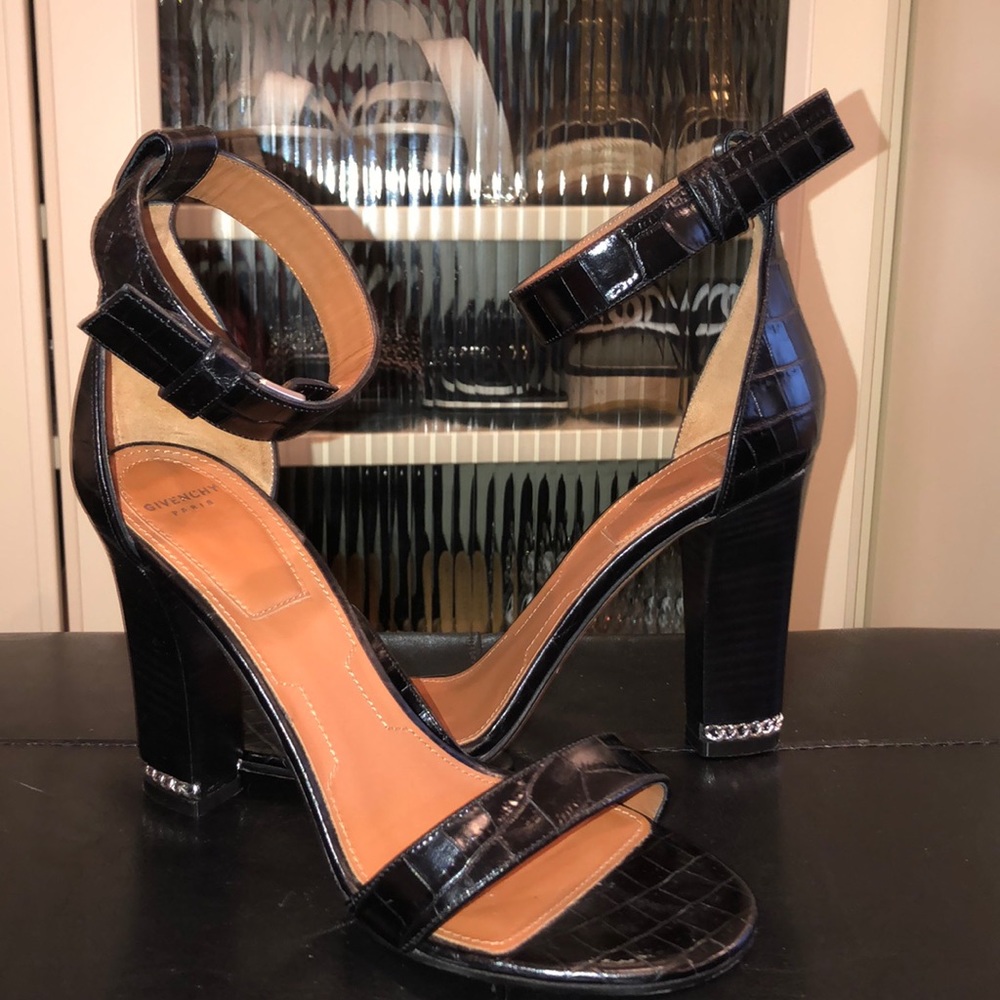 Givenchy Paris Sandals with chain detailing